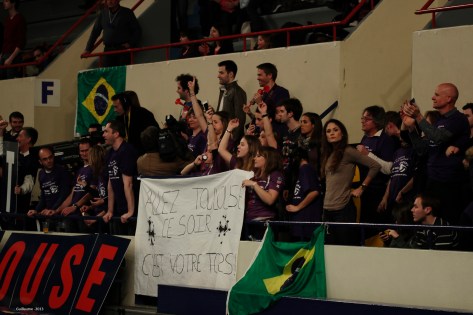 Les supporters Toulousains, peu nombreux face à ceux de Tours.