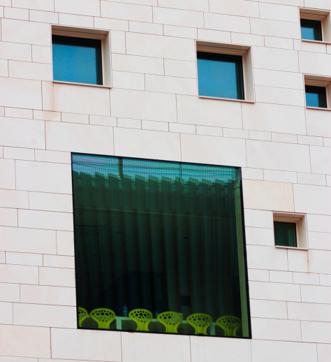 Vue d'Ehundura, un des immeubles issus du projet ile de Nantes (www.iledenantes.com)