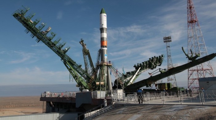 4243034013-3-800x445